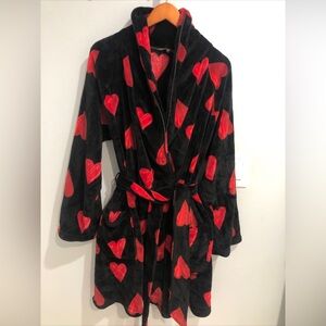 Victoria's Secret Cozy Plush Robe Black Red Hearts Valentine Fleece Size M/L